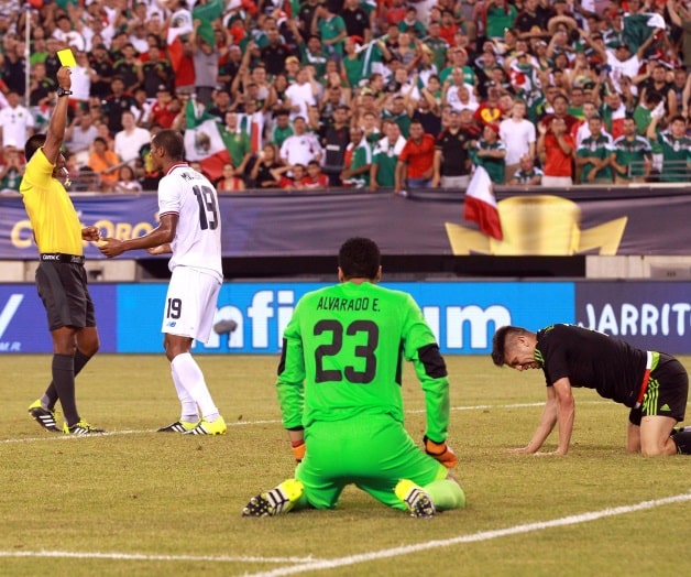No hay penal Mexico Costa Rica Árbitro regala pase a México en Copa Oro 2015